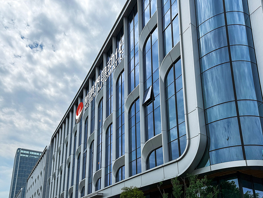 كيف يُعيد روبوت الطحن NEVIEW تعريف أتمتة إزالة الشوائب من المسبك