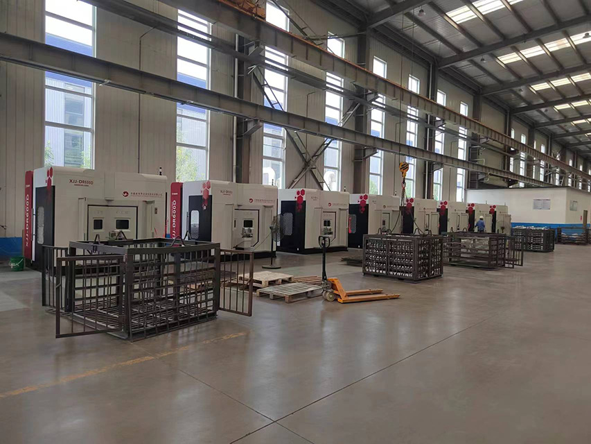 تحسين الجودة والكفاءة باستخدام روبوتات الطحن في مصانع الصب