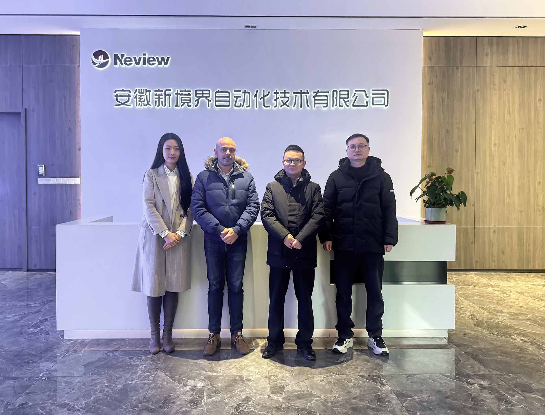 الإبحار في عرض البحر، وبناء أحلام للعالم